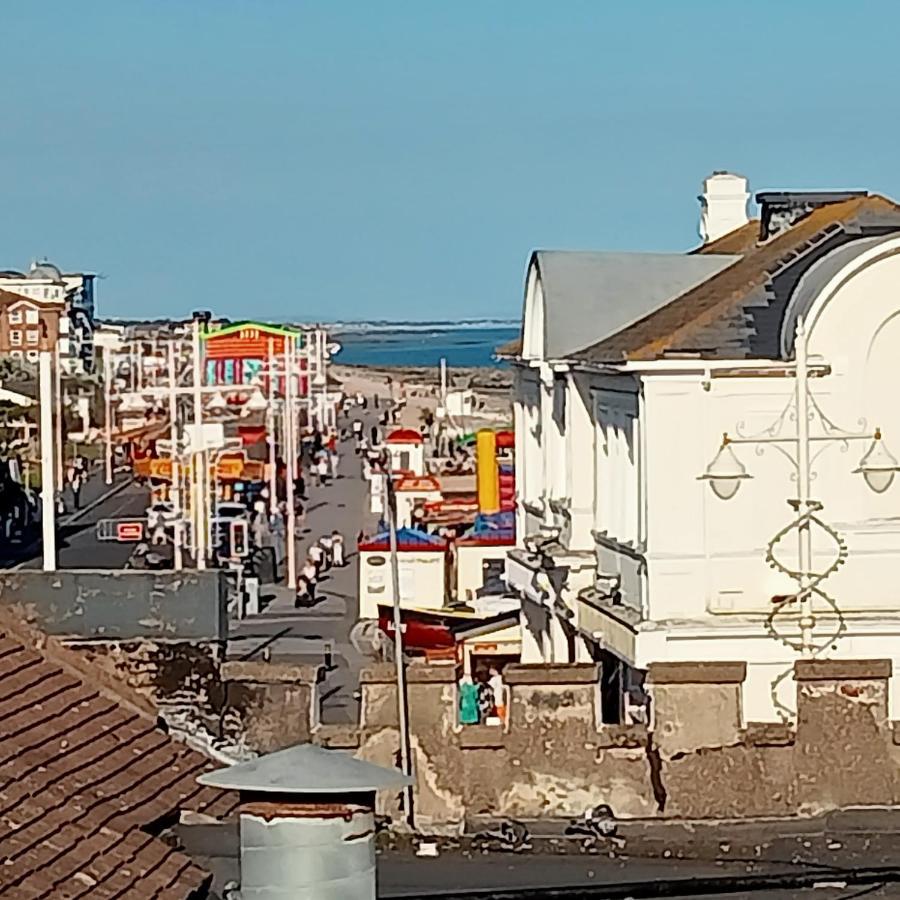 Glorious Duplex Holiday Apartment By The Sea Bognor Regis Exterior photo